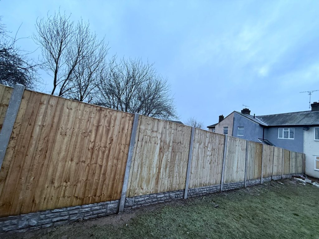 New Fencing in Northampton Abington Park